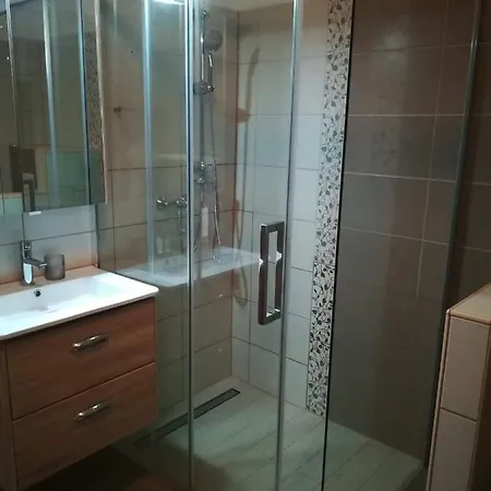 Kato Apartman 아파트 *